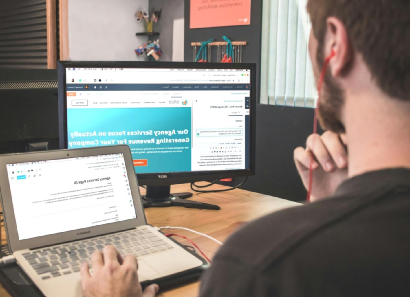 Renkli ve dinamik bir puzzle oyunu ekran görüntüsü